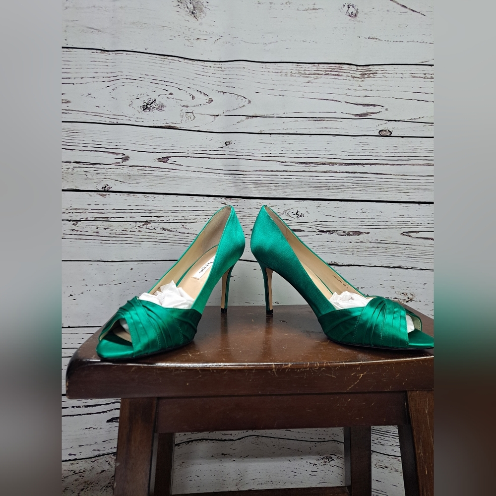 NWT Rhiyana Womens Oasis Satin Peep Toe High-Heel Classic Pump by Nina-11M